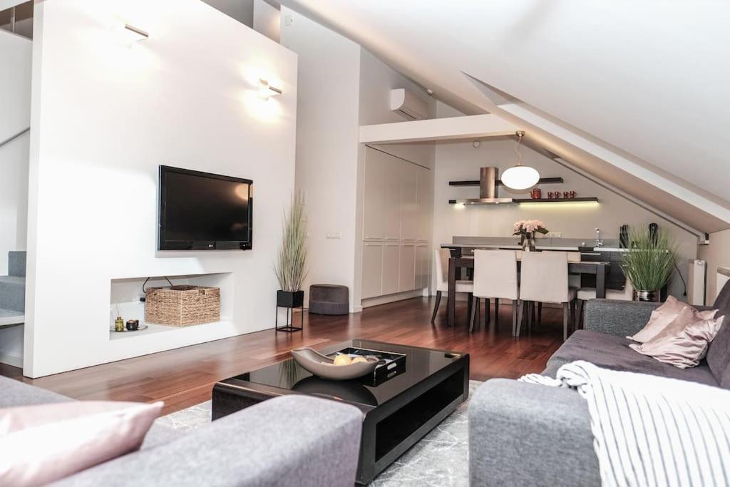 #Stayhere - Spacious Luxury Town Hall 3Bdr Apartment VNO Eksteriør billede