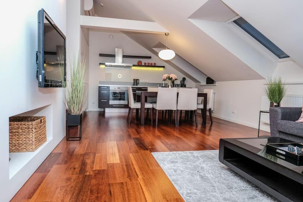 #Stayhere - Spacious Luxury Town Hall 3Bdr Apartment VNO Eksteriør billede