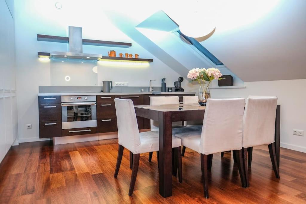 #Stayhere - Spacious Luxury Town Hall 3Bdr Apartment VNO Eksteriør billede