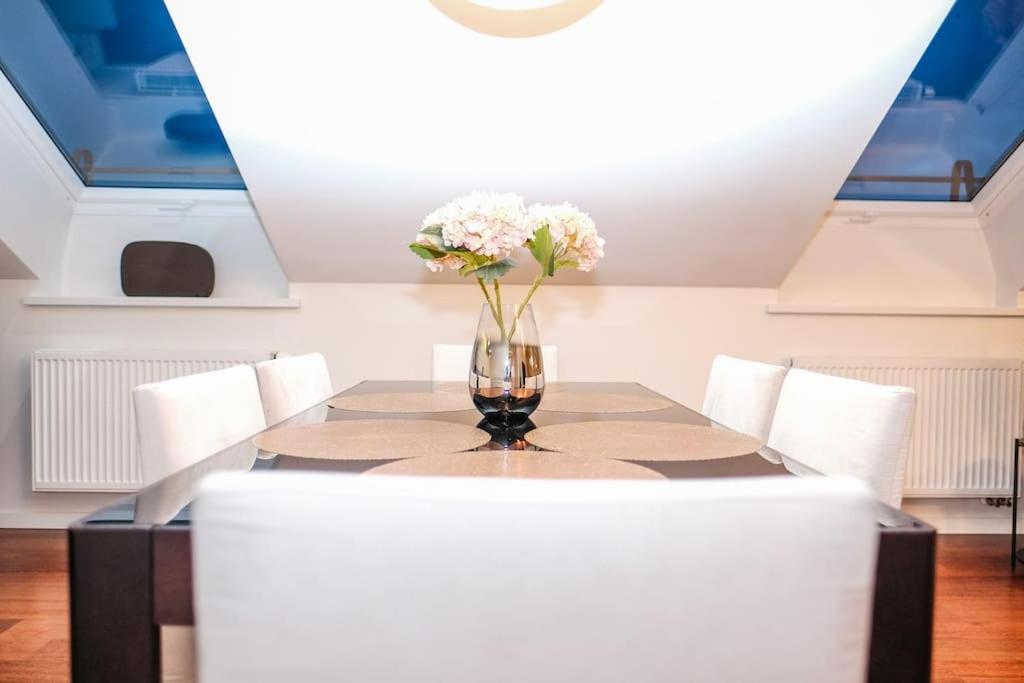 #Stayhere - Spacious Luxury Town Hall 3Bdr Apartment VNO Eksteriør billede